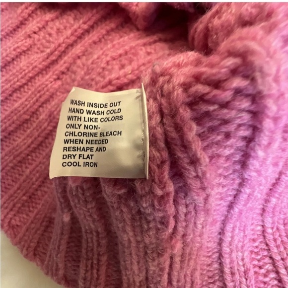 GAP Pink Wool Cardigan Sweater with Front Zipper | Sz M | 100% Lamb Wool ๐ - Picture 4 of 13